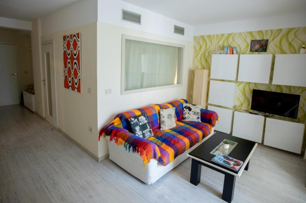 Down Town Tirana Apartment Center Экстерьер фото
